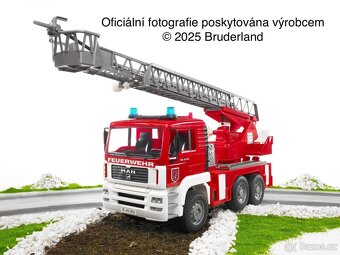 Model Hasiči MAN s požárním žebříkem a sirénou - Bruder - 9