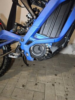 Surron light bee x - 9