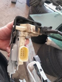 Zámek,klika,motorek,stahovačka VW Passat B6 - 9