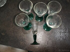 Sklo broušené, skleničky starožitné, váza - 9
