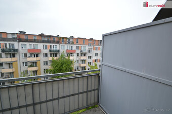 Pronájem 2kk 53m2 +balkon 3m2 P Prosek Terezínská - 9
