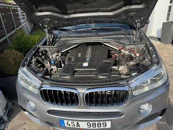 BMW X5 F15 3.0d 190kw MPAKET, pravidelný servis - 9