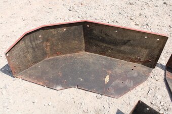 Zetor 7011 7211 7711 zadní blatníky kompletní Čssr výroba - 9