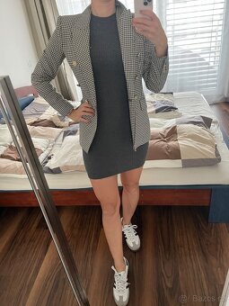 Teplé šedé šaty Tommy Hilfiger - 9