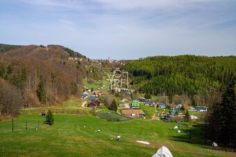 Prodej pozemku o výměře 1003 m2 určeného k výstavbě v obci Ž - 9