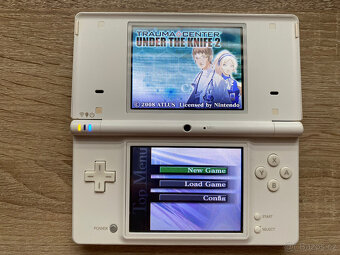 Nintendo DSi v bílé barvě - 9
