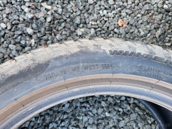4x 245/45R19 Pirelli Sottozero 3 - 9