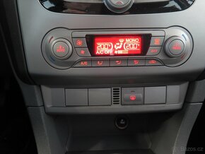 Ford Focus 1.6 16V 74kW klima,tempomat,1.majitel, po servise - 9