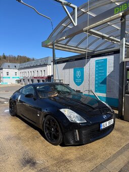 Nissan 350z - 9