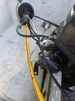 Lod, člun 5x1.9m, i vlek, motor elektrický start - 9