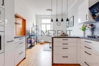 Prodej - krásný a světlý byt 2+kk (45 m²) po rekonstrukci, P - 9