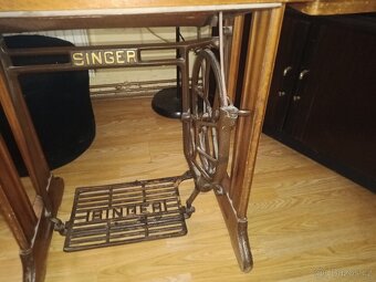 Starožitný šicí stroj Singer - 9