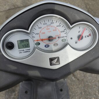 Honda dylan 125 - 9