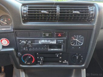 BMW E30 318IS - 9