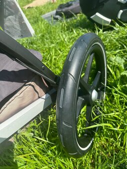 Kočárek THULE URBAN GLIDE 2 s autosedackou CYBEX Aton5 - 9