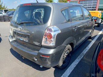 Toyota Corolla Verso 1,8 VVT-i 7 MÍST 2006 95kW, zavěs, STK - 9