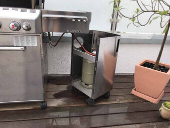 Plynový gril Weber Summit 670 - 9