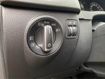 VW Tiguan 1.4 TSI 110kW Lounge kamera navi - 9