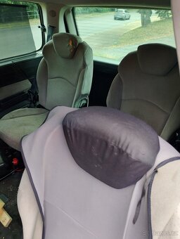 Peugeot 807 2,2 HDI, 7 míst - 9