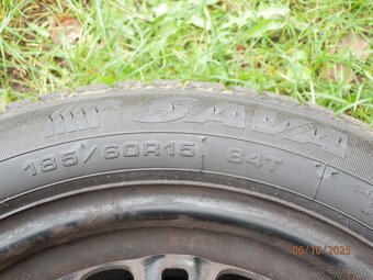 2xObutá zimní kola na ŠKODA RAPID 15tky. ET38 185/60 R15 - 9