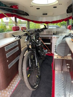 Prodám americký obytný přívěs Airstream BaseCamp - 9