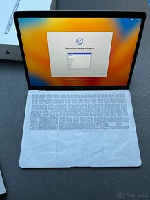 MacBook Air 13" / M1 8 CPU i GPU / SSD 256GB - 9