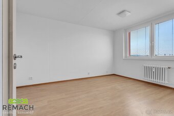 Pronájem, byt 1+1, 33,3 m2, Uherské Hradiště, ulice náměstí - 9