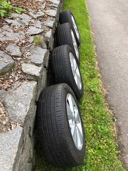 Alu kola Škoda Velorum 5x112 r16 na letních pneu - 9