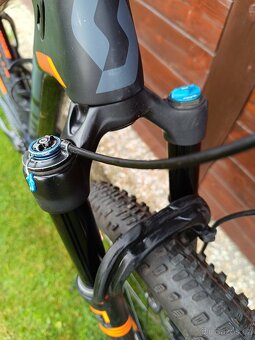 SCOTT SCALE 910 - osazeno komplet Shimano XT - hmotnost 10kg - 9
