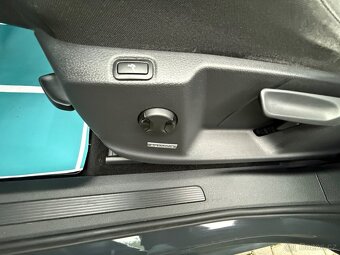 VW TOURAN 2,0TDi 110kW HIGHLINE DSG ACC NEZÁVISLÉ TOPENÍ - 9