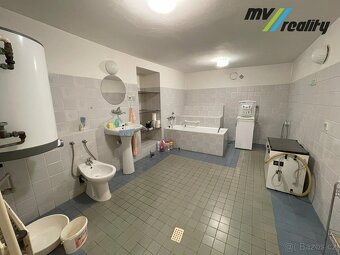 Všeradice. Prodej rodinného domu 188,8 m2 + příslušenství - 9