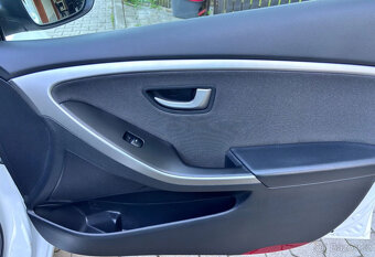 Hyundai i30 1.6 CRDi BlueDrive Comfort - 9