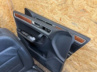 KOŽENÝ INTERIÉR VW TOUAREG 7P - 9