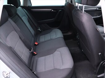 Volkswagen Passat 2,0 TDI 100kW (2013) - 9