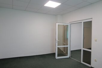 Pronájem dvou propojených kanceláří, 35 m2 - 9