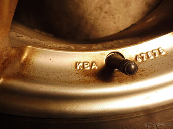 Prodám orig.16" litá kola+zimní pneu. R.MEG. SCENIC r.2008 - 9