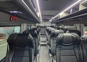 Mercedes Sprinter 519 24 míst Extra-long novy, plná výbava - 9