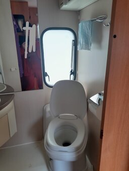 Prodám obytné auto CHAUSSON - 9