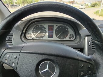 Mercedes B150 - 9