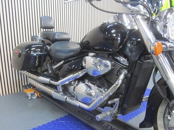 Suzuki VL 800 Intruder - 9