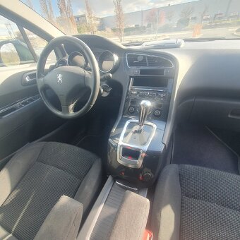 Peugeot 5008 - 9