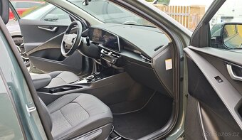 Kia e-niro 64,8 khw 150 Kw model 2023 původ ČR +DPH - 9