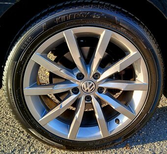 Passat 2,0 tdi dsg R-Line MATRIX,MASÁŽ,VIRTUÁL. - 9