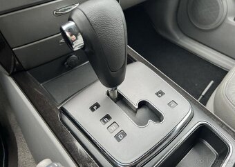 Kia Sorento 2.5CRDi 4x4 AUTOMAT KŮŽE TAŽNÉ automat 125 kw - 9