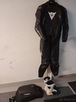Dainese kombinéza, batoh,boty cena za vše - 9