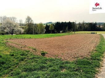 Prodej stavebního pozemku 2452 m2, Dobroutov - 9