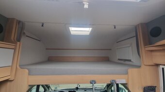 Obytný auto alkovnou plně vybavený Volné Termíny - 9
