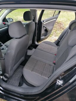 Prodám Volkswagen Golf V - 9