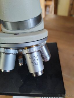 Monokulární mikroskop Meopta s podsvícením - 9