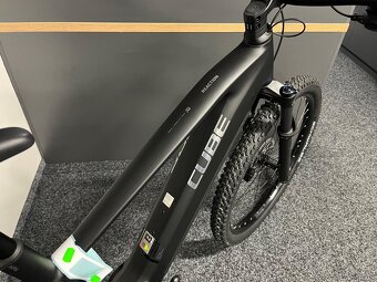 CUBE Reaction Hybrid RACE 800 vel. XL 2025 NOVÉ - 9